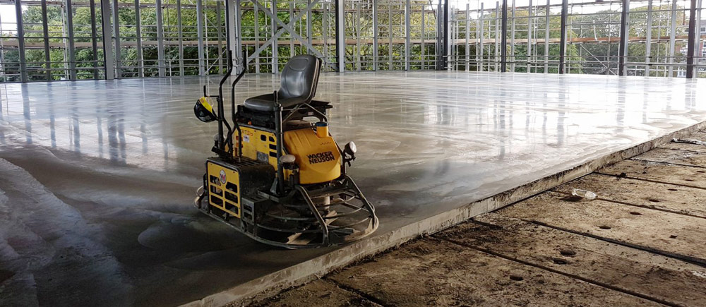 Comment faire un dallage en béton pour un hangar agricole?