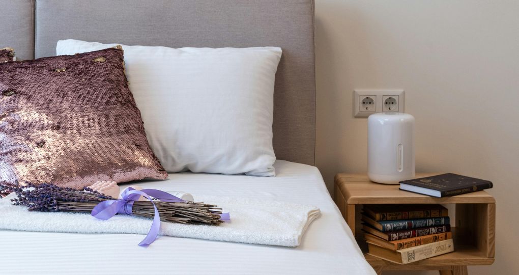 Humidité et béton dans le salon